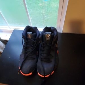 Nike Kyrie 4s